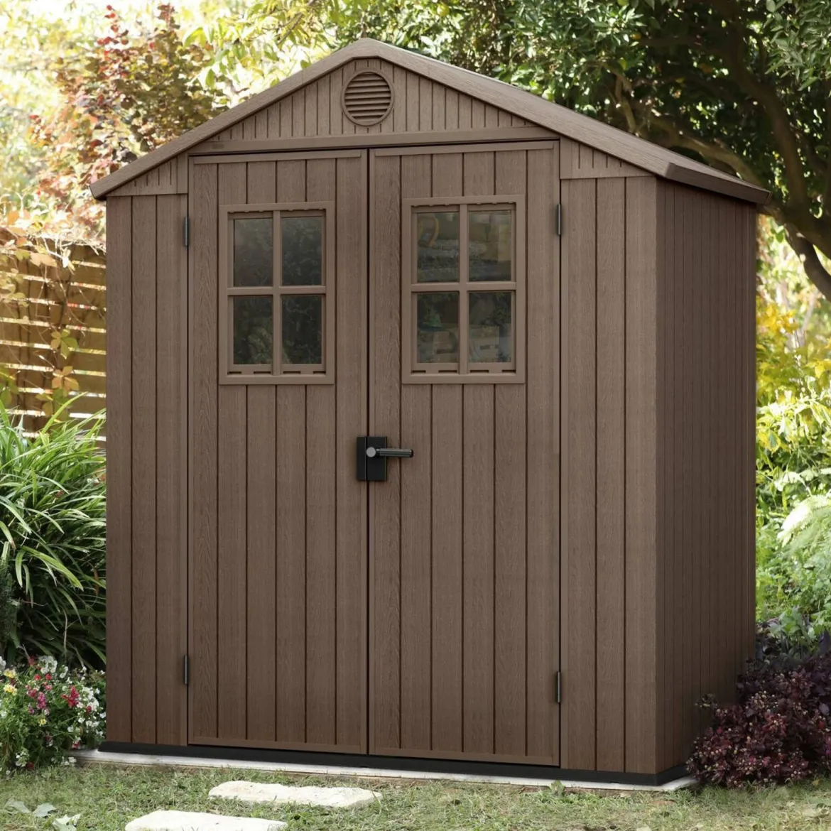 Casetta da Giardino Marrone Nero Resistente Agli Agenti Atmosferici Presenza Finestre 190x183x221h cm, Tetto a due Falde - Savanna