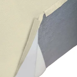 Poltrona in legno massello e tessuto con braccioli beige - Leonia