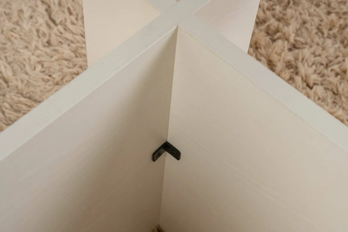 Tavolino da Salotto Bianco Portariviste Forma Rettangolare 105x65x40h cm, Materiale Piano in Vetro - Teti