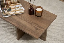 Tavolino da Salotto Marrone Noce Forma Rettangolare Materiale Piano in Legno Nobilitato 25x50x49h cm, Colore Ripiano Marrone - Ottone