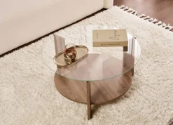 Tavolino da Salotto Marrone Noce Forma Triangolare Materiale Piano in Vetro 86x66x36h cm, Colore Ripiano Trasparente - Volpiano