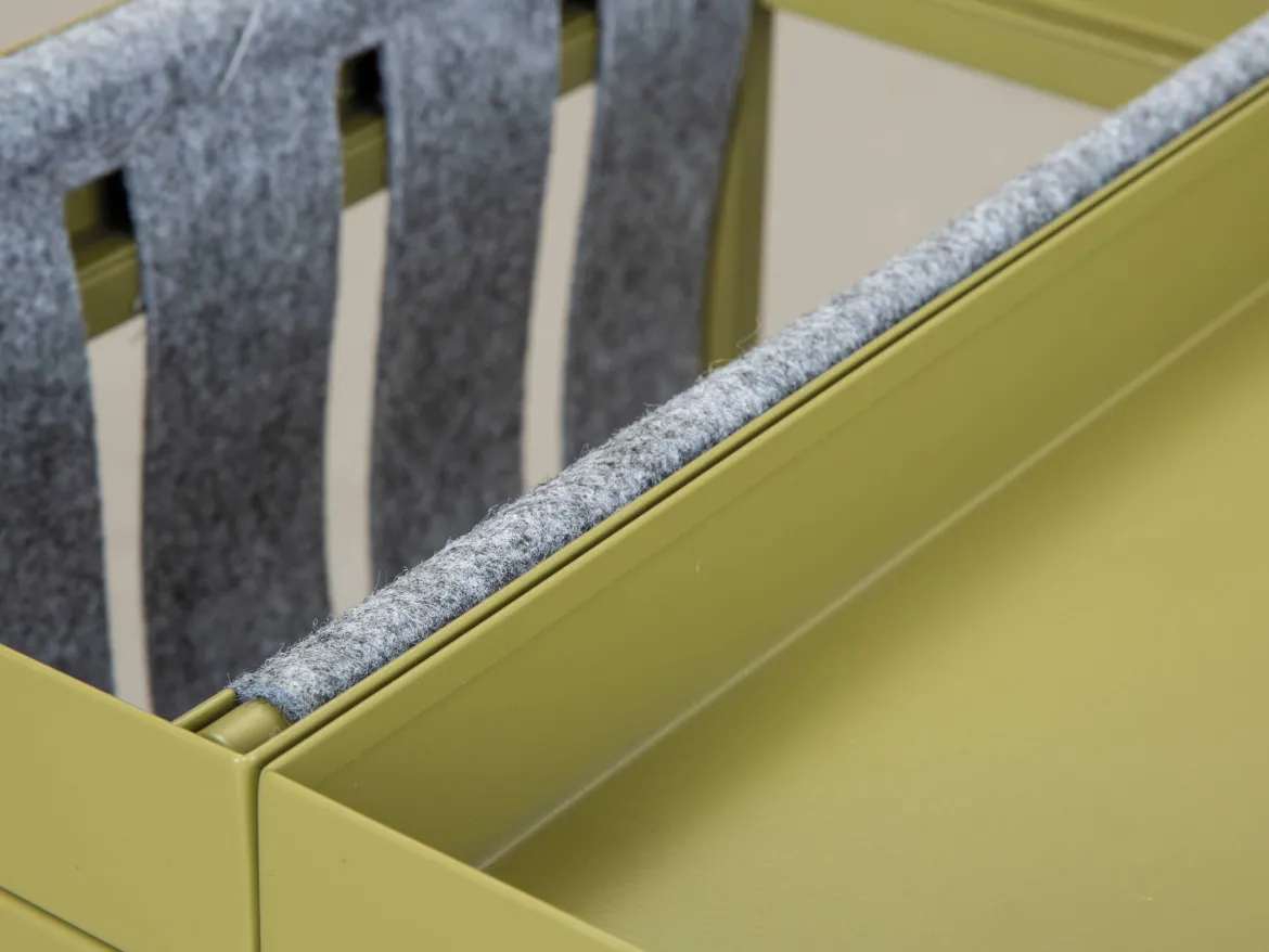Tavolino da Salotto Verde Forma Quadrata Materiale Piano in Metallo 35x40x35h cm, Colore Ripiano Verde - Limana