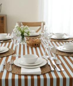 Tovaglia rettangolare no stiro 270x140 cm, beige e rosso scuro - Equilibrista - By Sarah Balivo