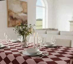 Tovaglia rettangolare no stiro 270x140 cm, rosa e bordeaux - Giocoliera - By Sarah Balivo